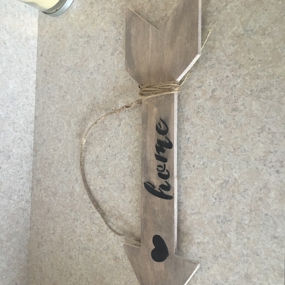 Custom made “home” hanging arrow sign - Picture 2 of 2